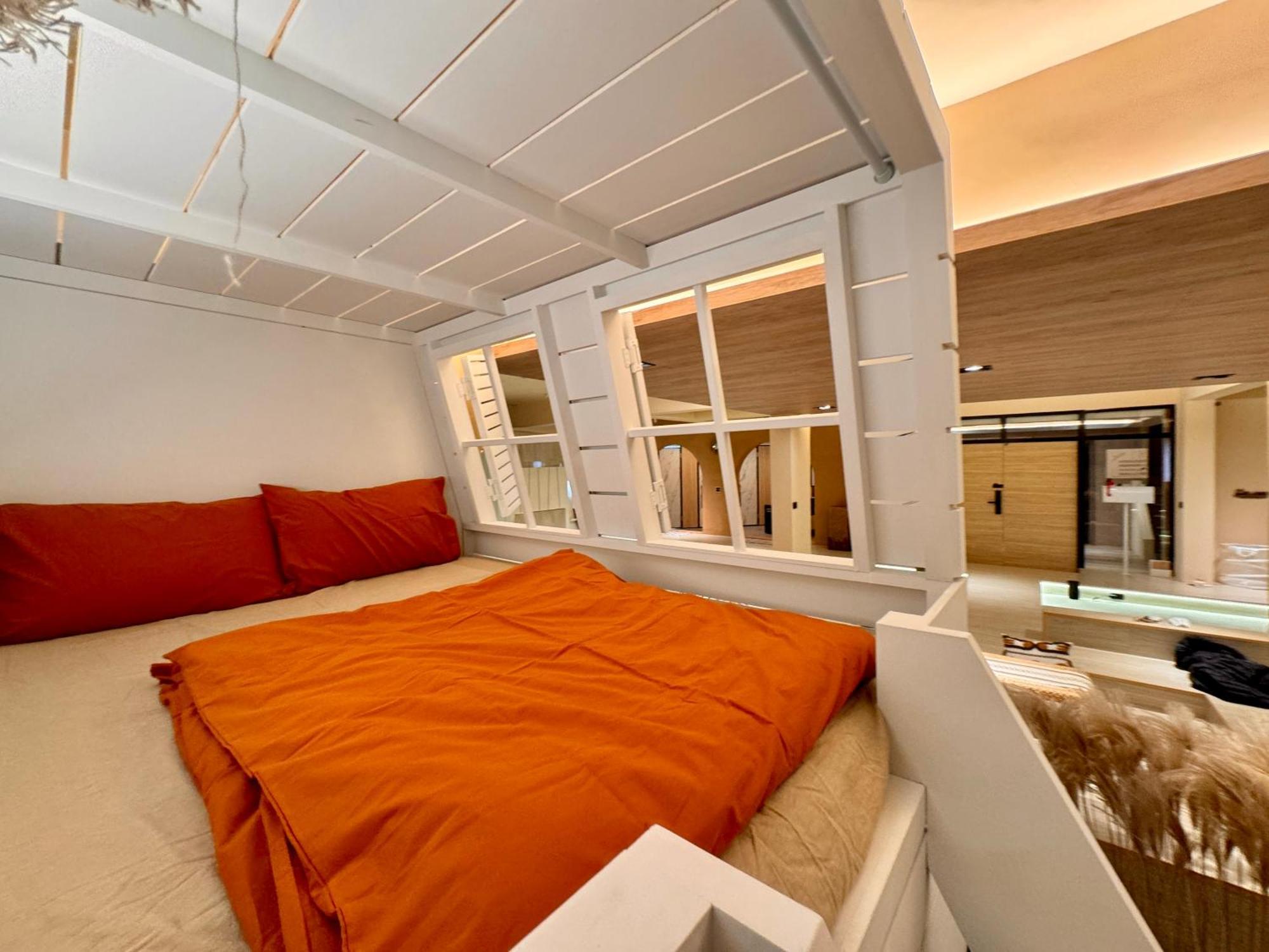 Perbed Hostel-Taichung Station Bagian luar foto