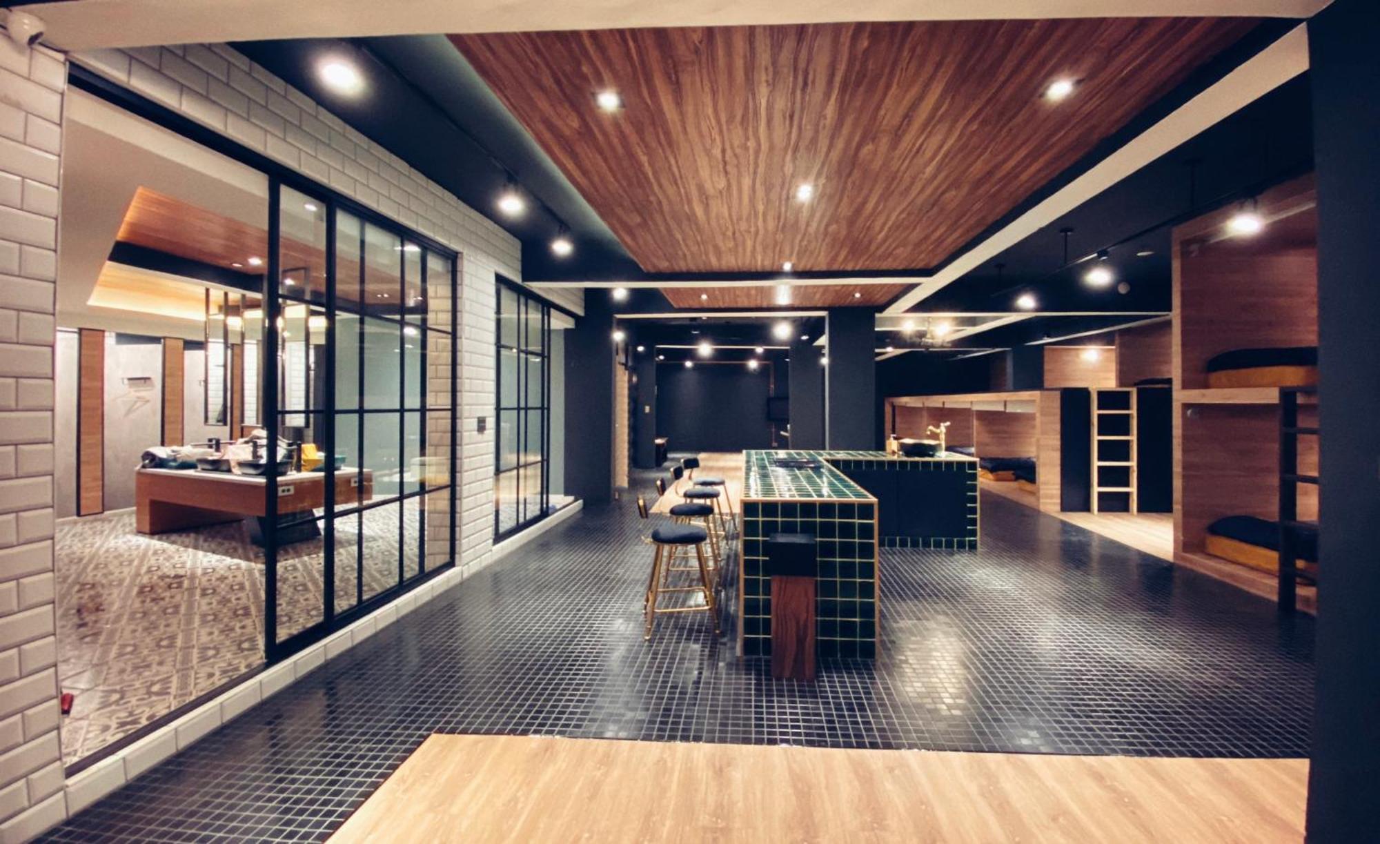 Perbed Hostel-Taichung Station Bagian luar foto