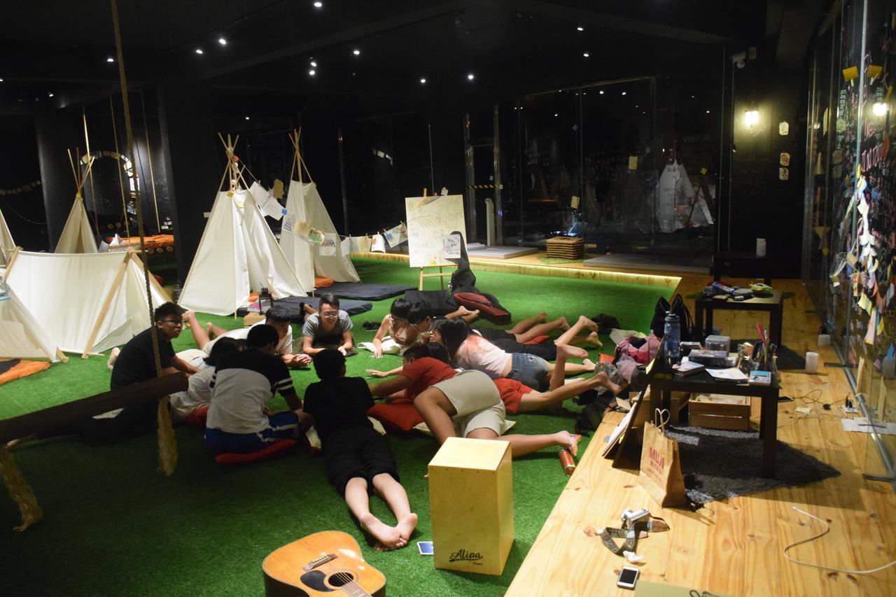 Perbed Hostel-Taichung Station Bagian luar foto