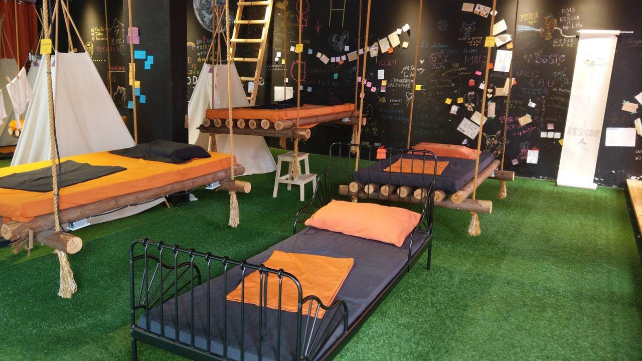 Perbed Hostel-Taichung Station Bagian luar foto
