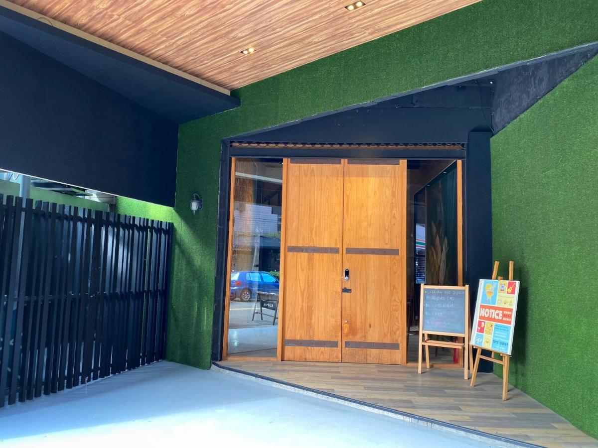 Perbed Hostel-Taichung Station Bagian luar foto